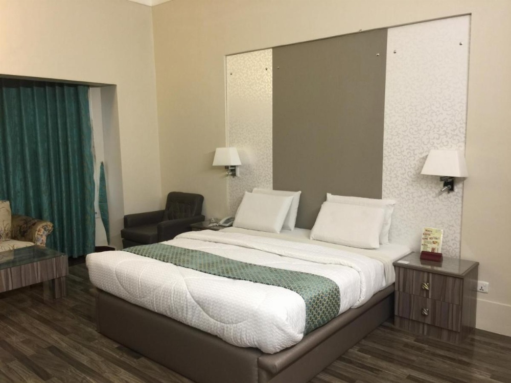 Room image 3