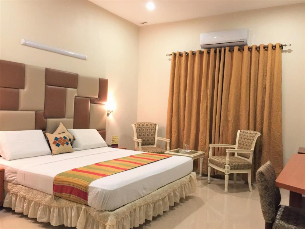 Deluxe King Room